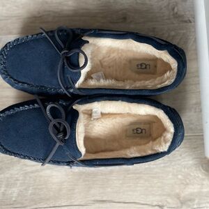 Ugg men’s house shoes. Like new without box. Size 10